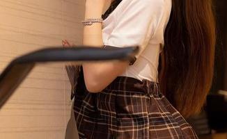 秀人网 – 余安安带你走进学妹的作品集，分享一些奇怪的疑问…这姿势靠谱吗？