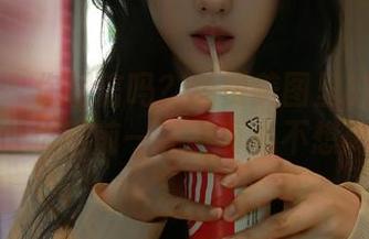 秀人网 – 你相信吗？免费美图里的奶瓶子足够让你眼前一亮，真心不想离开。