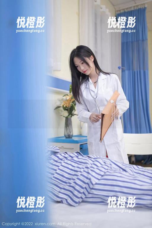 秀人网 - 楚恬Olivia的在线图集：校园里那些不可思议的“家庭作业”。