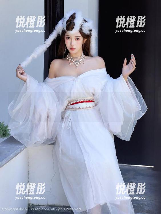 秀人网-筱慧 秀人网 - 礼服下的筱慧,免费写真带你散步梦中!