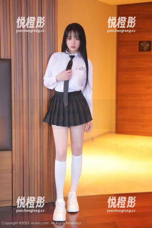秀人网-绮里嘉Carina 秀人网 - 原图中的绮里嘉Carina,职业装也能穿出小风骚,惊了我的眼。