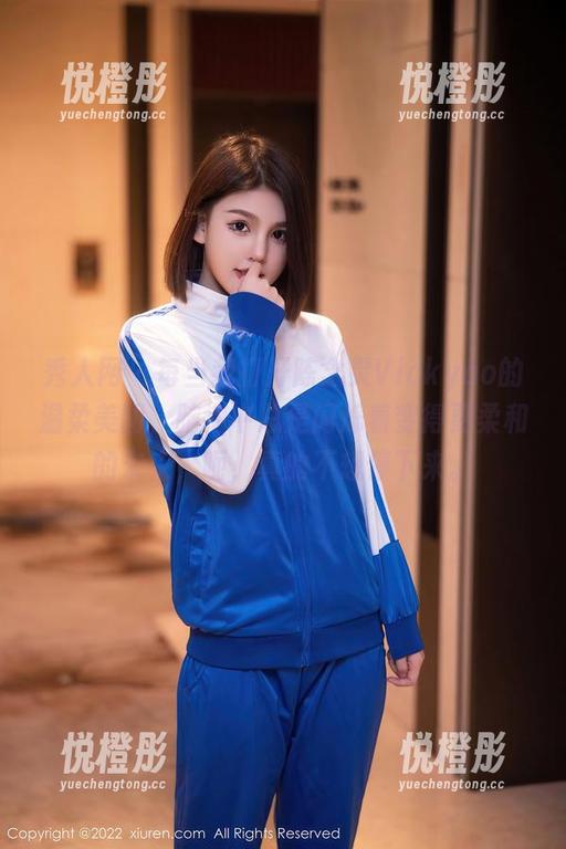 秀人网-陈念灵Vickyao 秀人网 - 每当我打开陈念灵Vickyao的温柔美图,脑海中总是闪烁着变得更柔和的未来,呃,真的不想停下来。