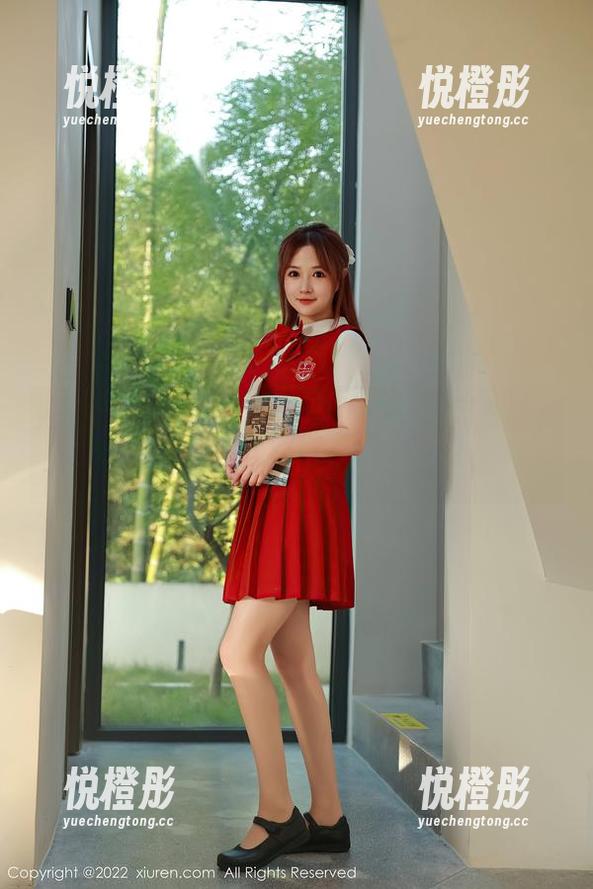 秀人网-雨夕cy 秀人网 - 雨夕cy的温柔图集:随便看看,顺便想想,这味道真奇怪