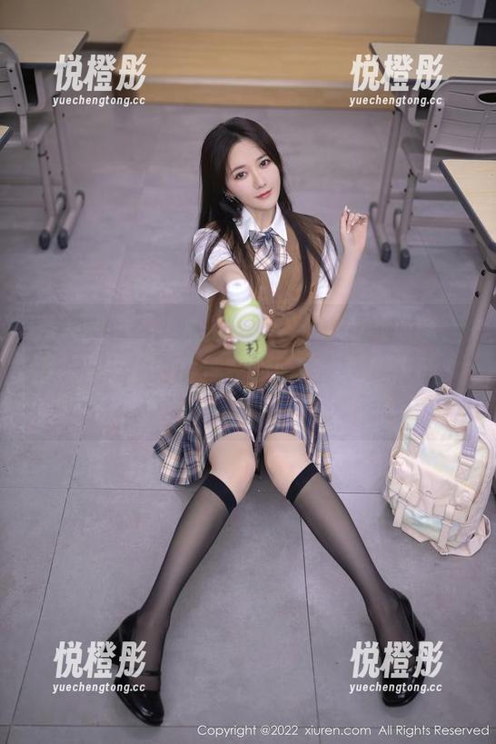 秀人网-颖仪baby 秀人网 - 不小心翻到颖仪baby的原图,被她的女友气质俘获,原来,理想中的女友就是这样的
