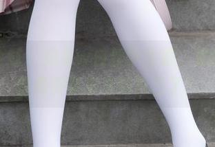 紧急企划 – 见希w白丝学生服，更新，好像看到课本里的自己了！