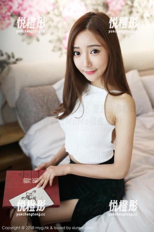 美媛馆-伊小七MoMo 美媛馆 - 制服写真大赏:警告,你的眼神会被伊小七MoMo彻底征服!