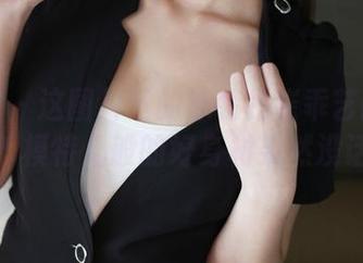 美媛馆 – 这图片下的泳装是崔乖艺的签名款吗？模特儿般的好身材果然没话说！