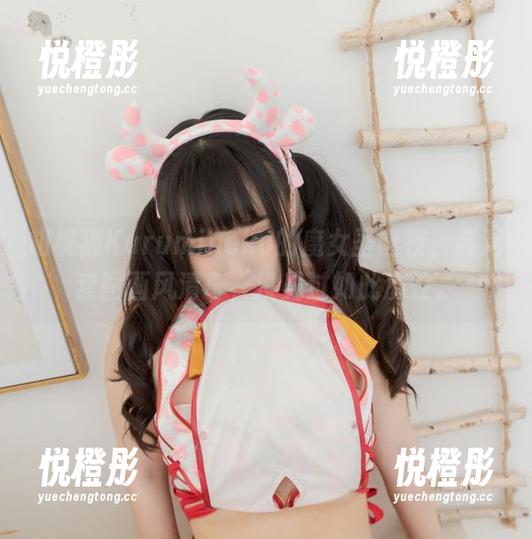 胡桃猫Kurumineko的魔女圣诞夜，高清套图画风清奇，没见过如此魔性。
