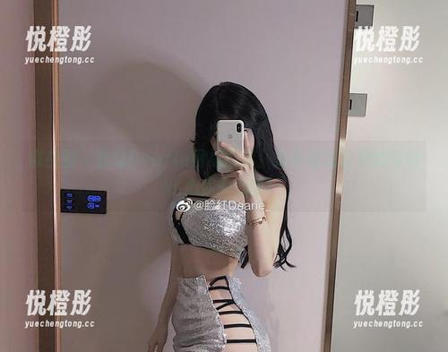 脸红Dearie 微密圈 - 脸红Dearie网袜图库:走在潮流前沿的同时小心你的心脏!