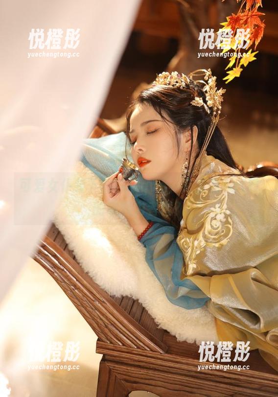 可爱女仆装下的苏嫣qvq，完全是cos界的超能力者吧？