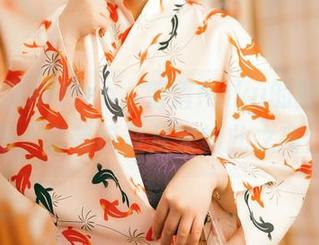 白衣小猫Kitten，落落Raku的新美图更新，卖萌指数从未如此之高！