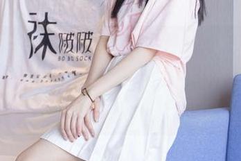 袜啵啵 – 这是什么神仙写真啊——泡芙的白棉袜照居然给我这种冲动，哈哈，图集速来！