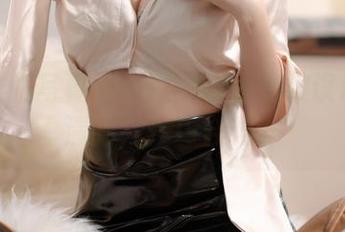 绿色衣服写真集：过期米线线被误认为小清新，是巧合吗？