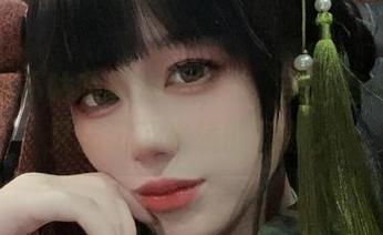 阿九从不咕咕和她的睡衣，美图自拍竟然又忘记了光线的问题。