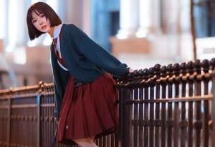 阿包也是兔娘的白衬衫写真：你信吗，我在这件衣服里掩藏了整个宇宙