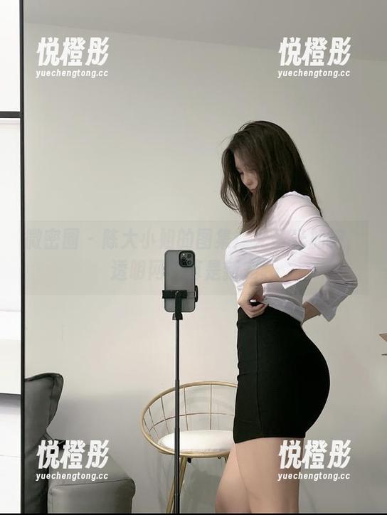 陈大小姐 微密圈 - 陈大小姐的图集:无圣光加持,透明网纱算是新宠。
