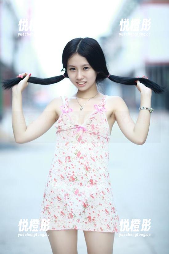 青豆客-妮小妖 青豆客 - 妮小妖白裙合集:这次又要被她的裙摆撩到吗?