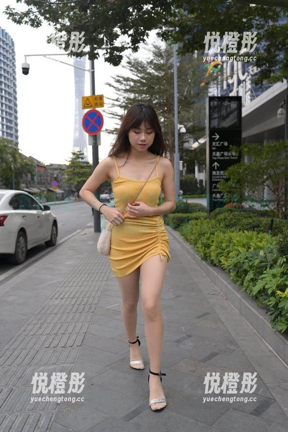 魔镜街拍-婷婷 魔镜街拍 - 婷婷的工作日常,黑丝私拍图集里的诱人一面