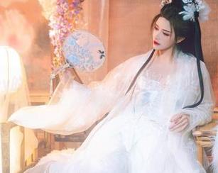鹿八岁baby的红色皮革探险：精选图库，心里默默的小欣赏