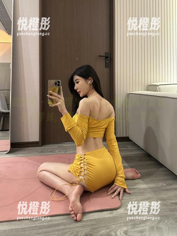 微密圈 - 看到黎允熙baby的最新写真集，反差学妹，你可能要重新定义“乖巧”了。
